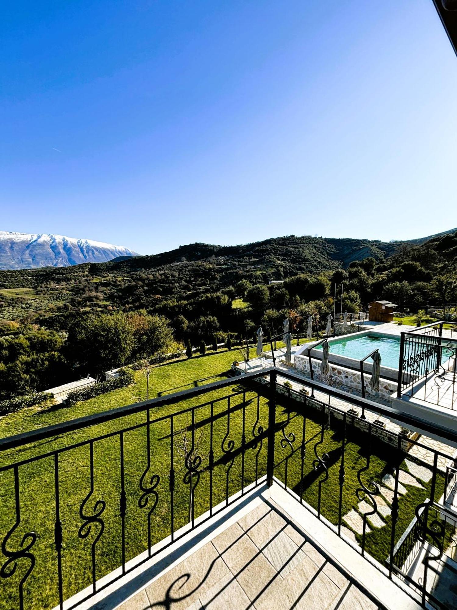 Gle-alb Agrotourism Hotel