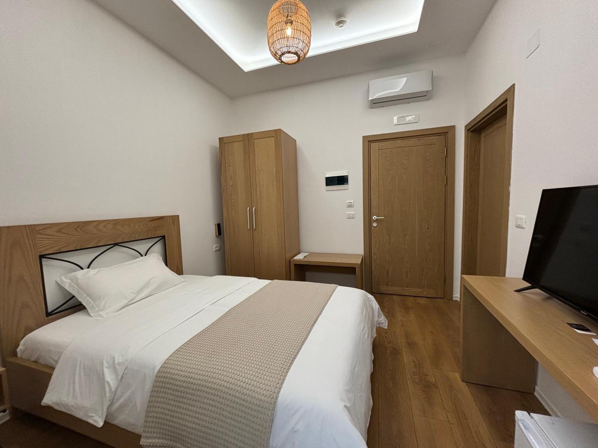 Gle-alb Agrotourism Hotel Tepelene