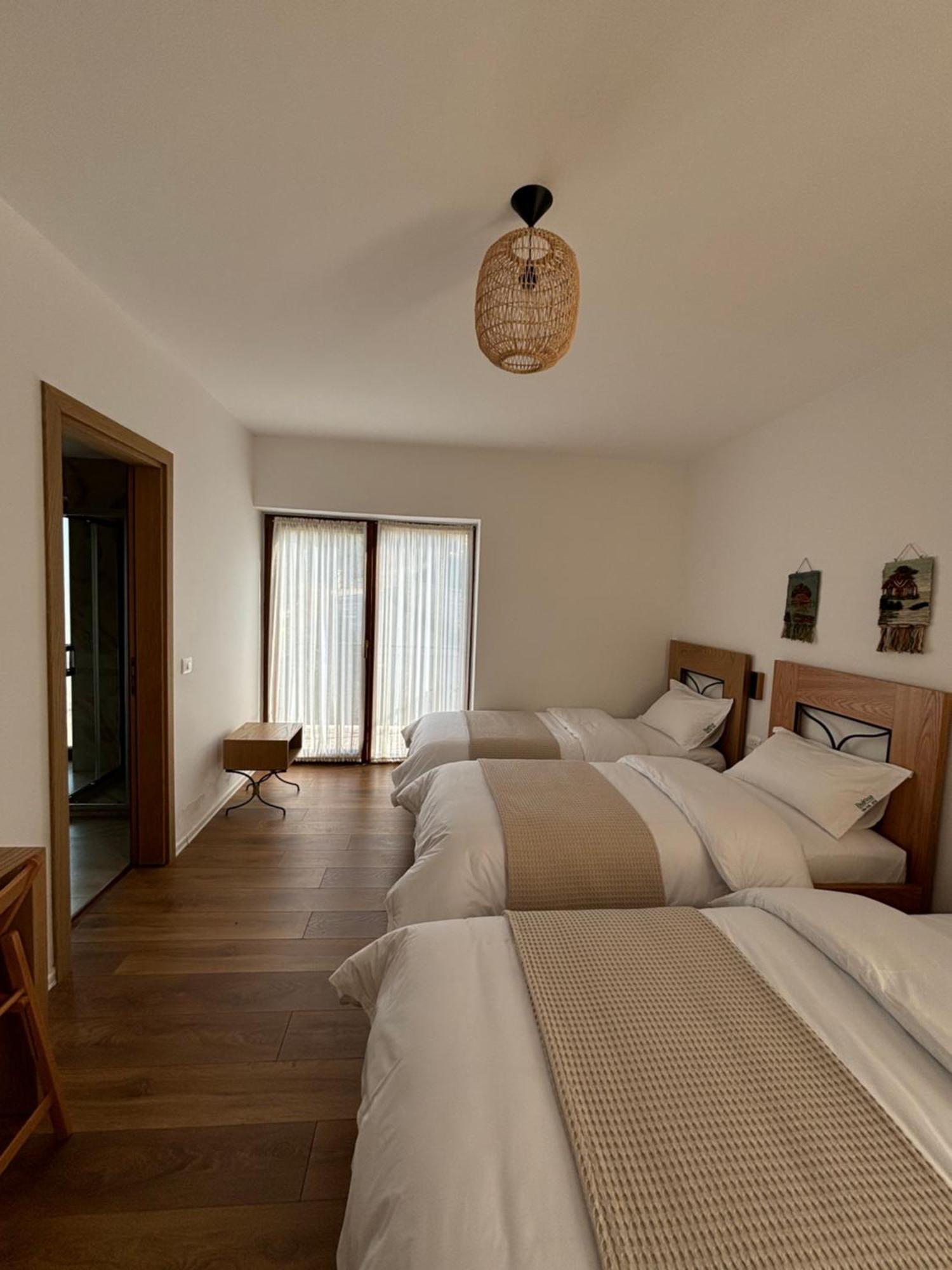 Gle-alb Agrotourism Hotel 4*