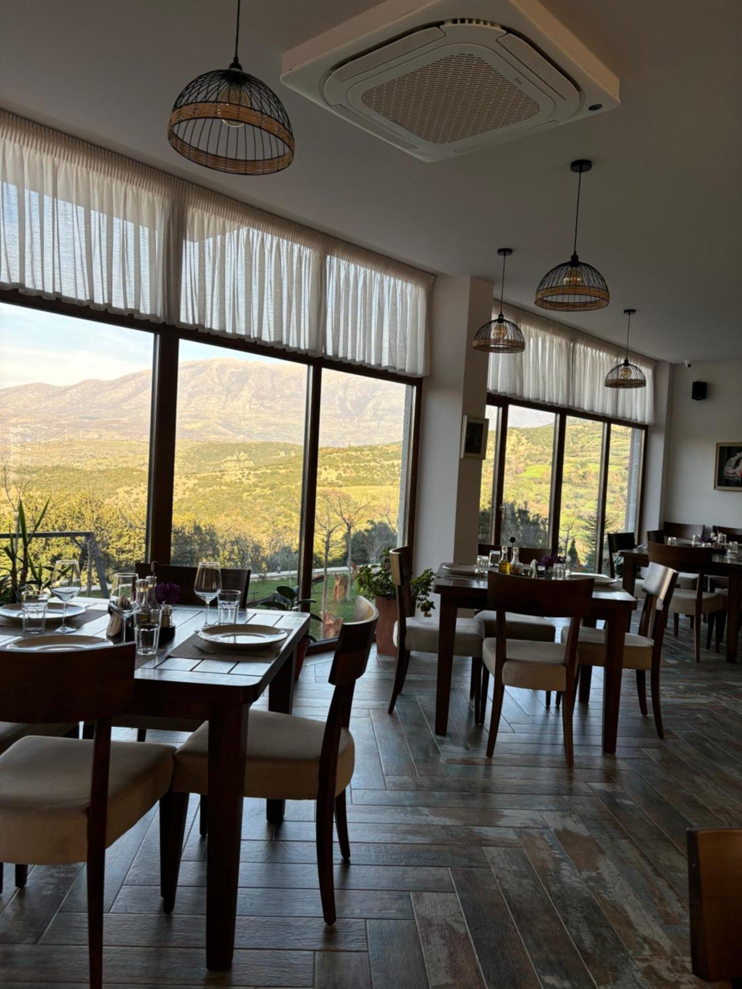 Gle-alb Agrotourism Hotel Tepelene